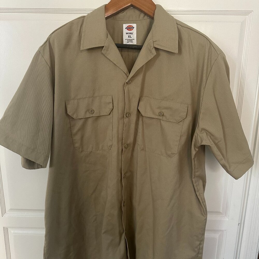 Brand New Men's Dickies Work Shirt Tan Brown Short Sleeve Button Up Size XL
